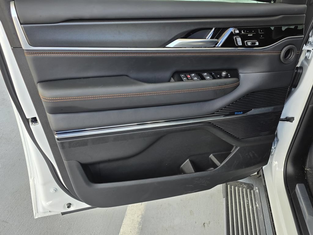 New 2026 Jeep Grand Wagoneer Summit AWD/4WD image 54