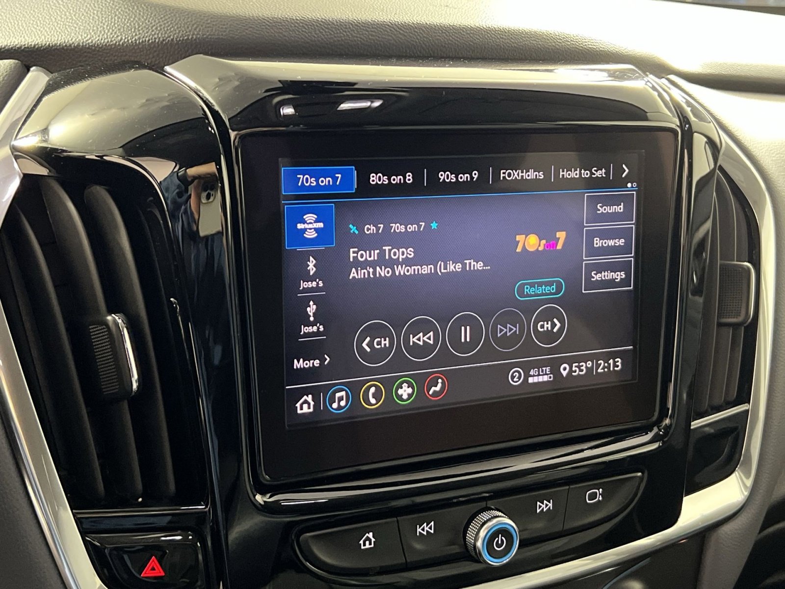 Used 2020 Chevrolet Traverse LT image 18