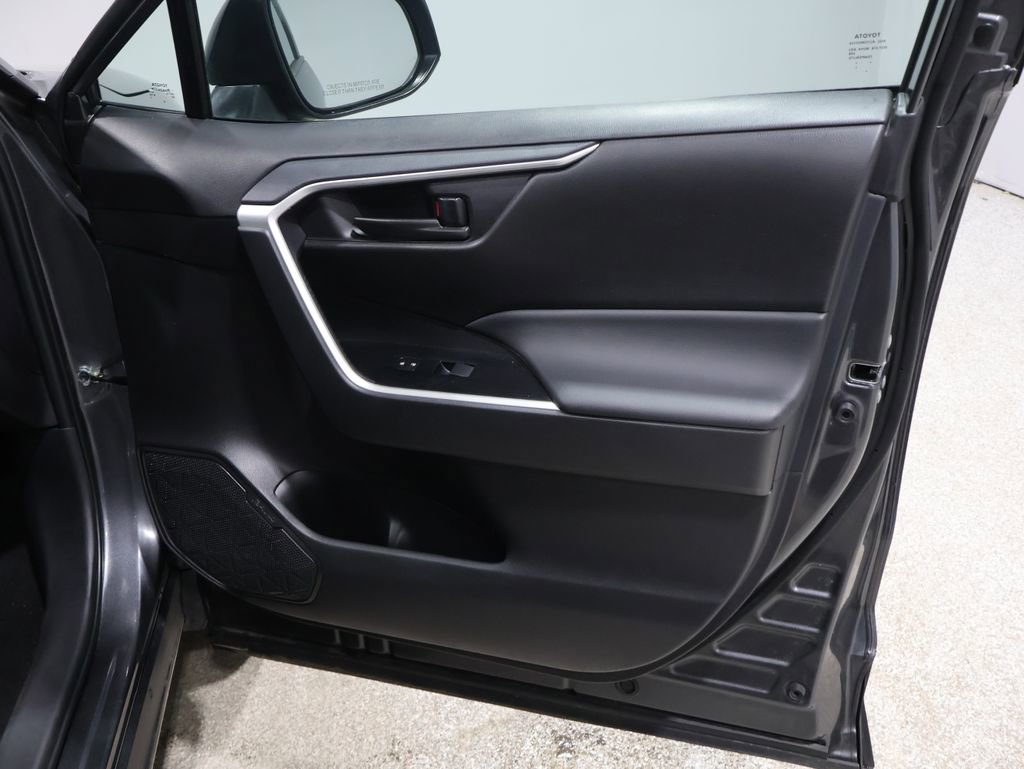 Used 2025 Toyota RAV4 LE image 23