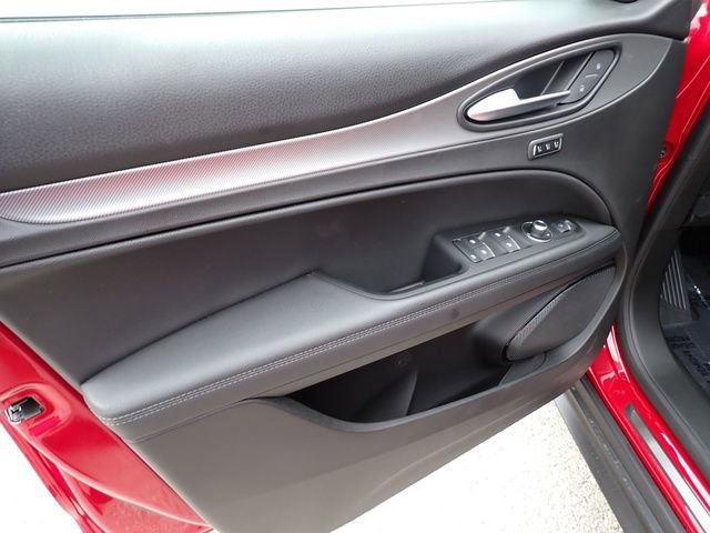 New 2025 Alfa Romeo Stelvio Sprint AWD/4WD image 16