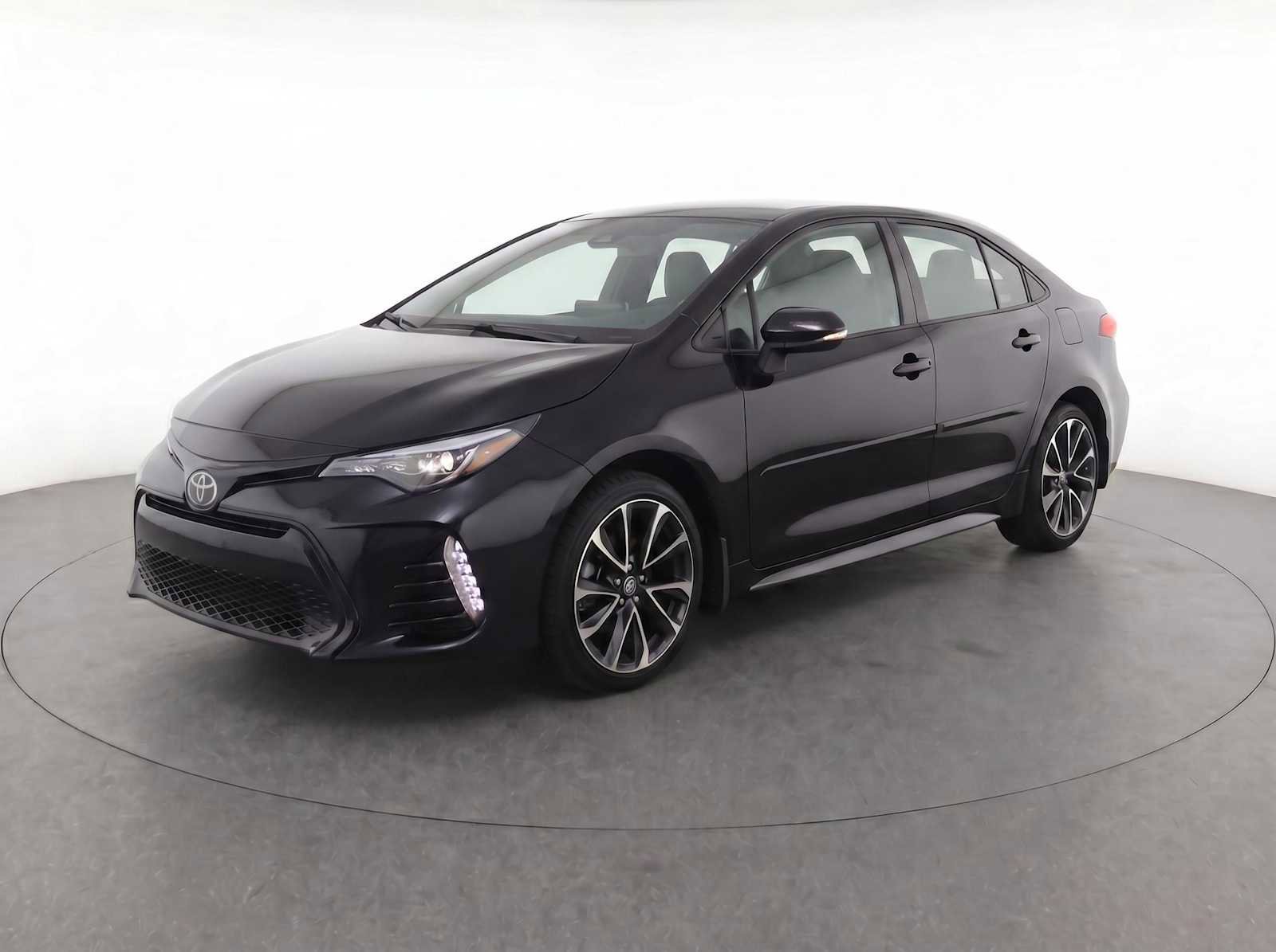 Used 2017 Toyota Corolla SE w/ Body Protection Package FWD image 1