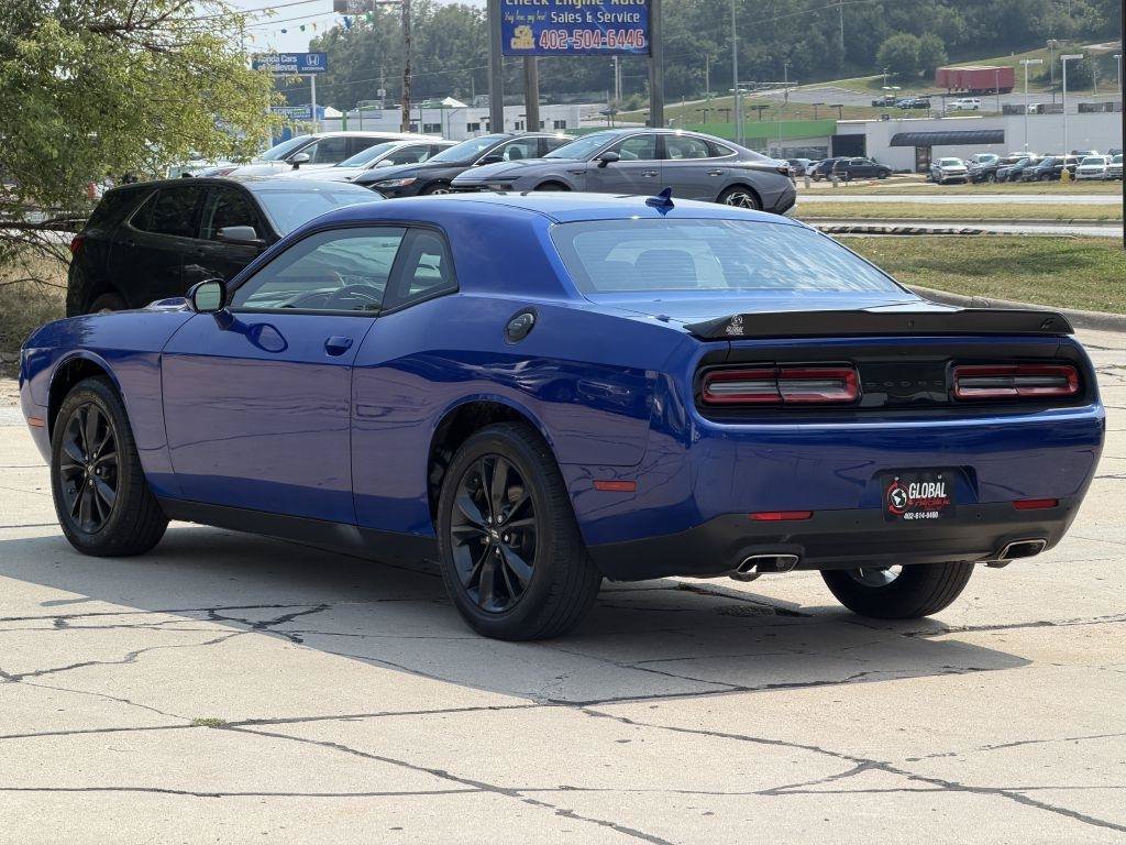 Used 2022 Dodge Challenger SXT w/ Driver Convenience Group AWD/4WD image 5