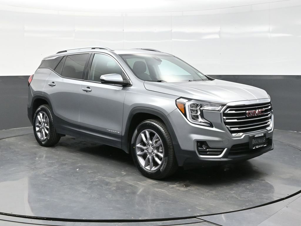 Used 2024 GMC Terrain SLT image 1