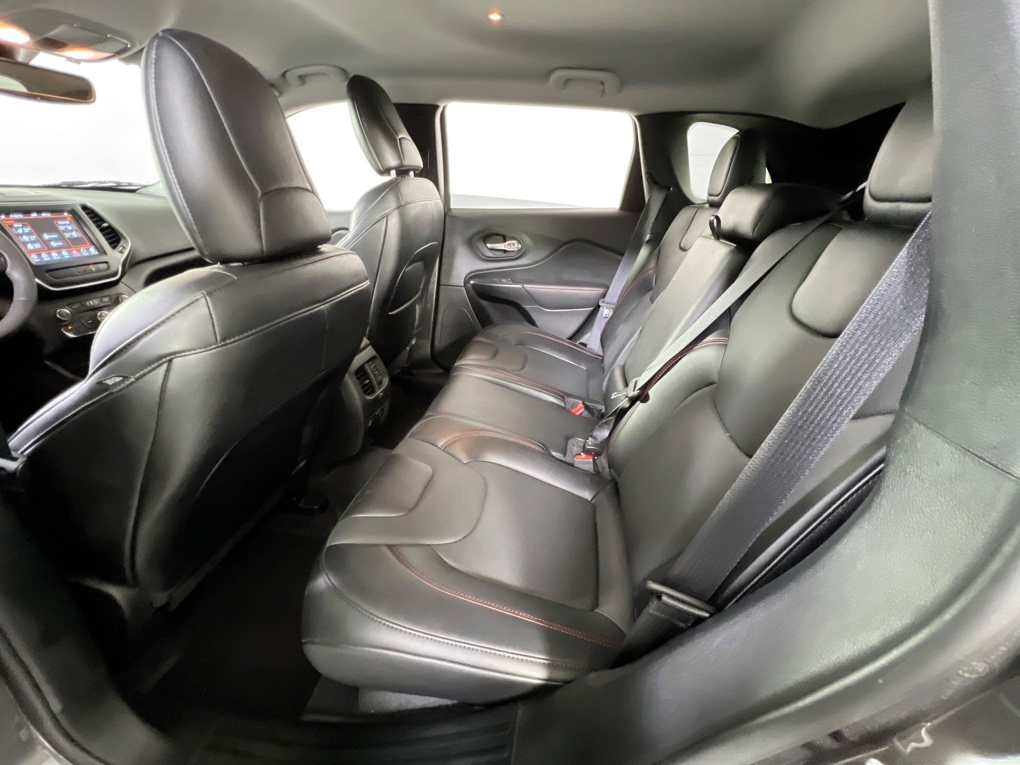 Used 2022 Jeep Cherokee Trailhawk w/ Premium Leather Package AWD/4WD image 23