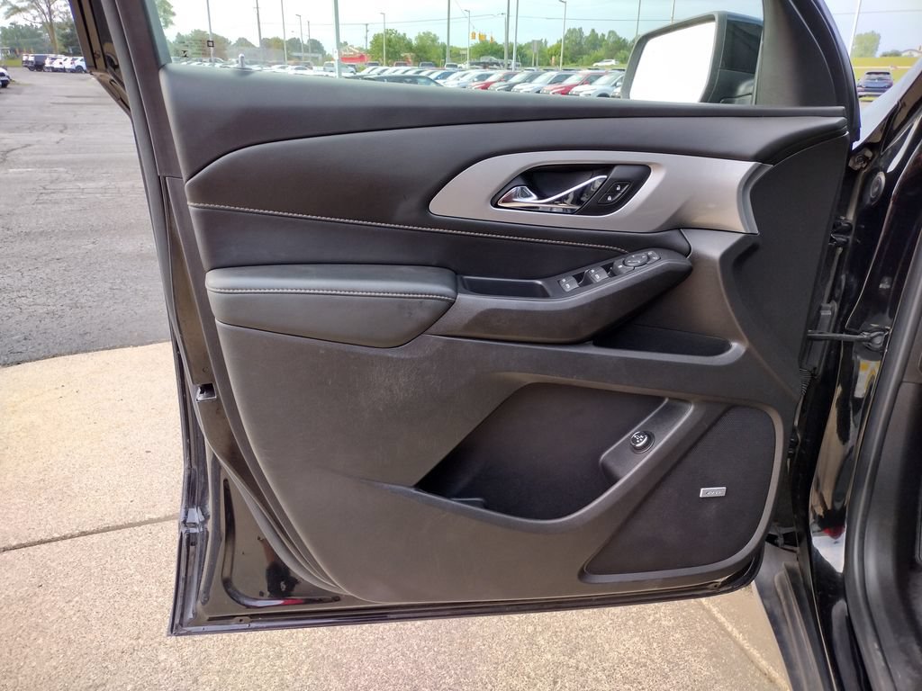 Used 2021 Chevrolet Traverse RS AWD/4WD image 9