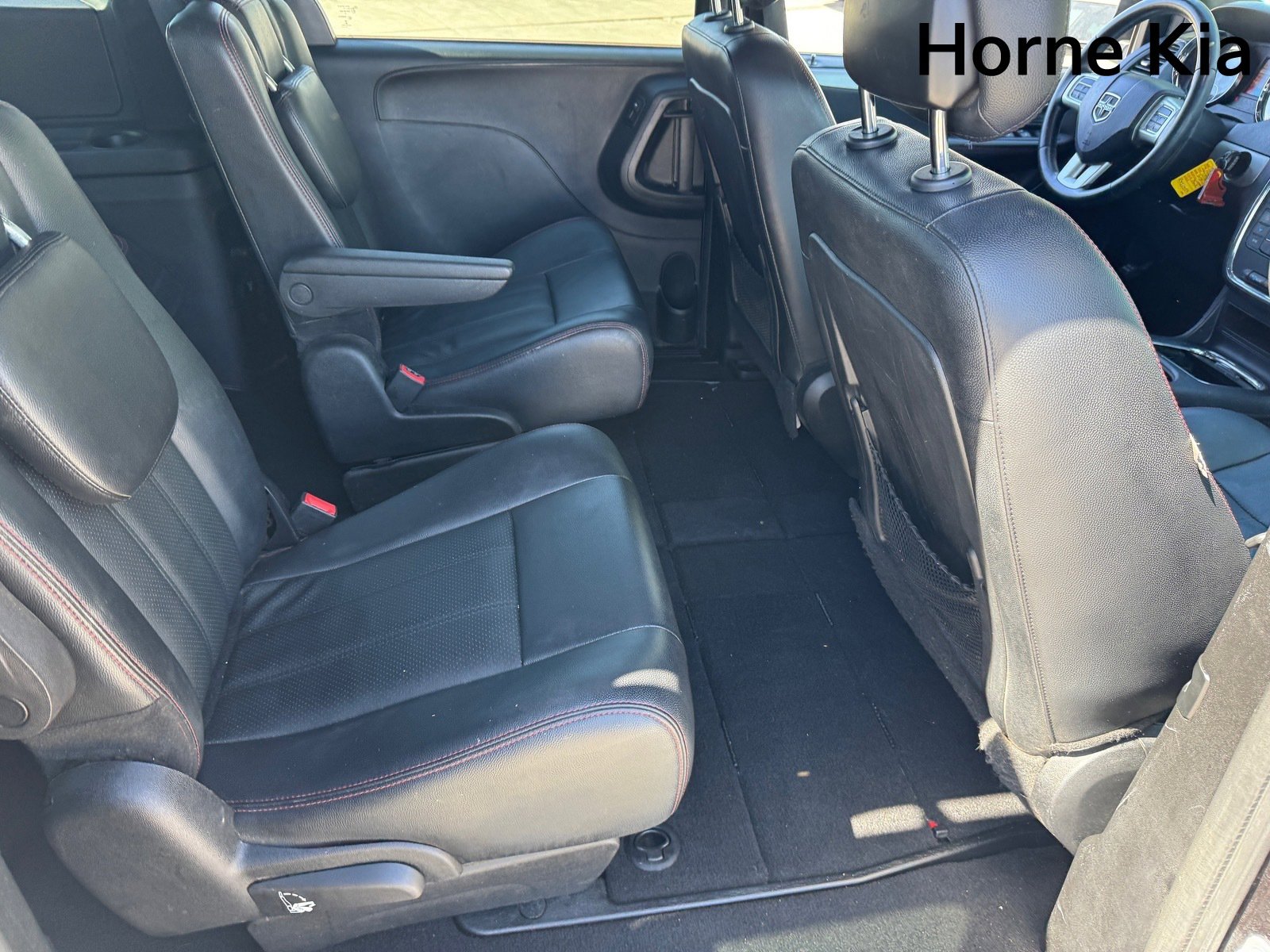 Used 2016 Dodge Grand Caravan R/T image 28