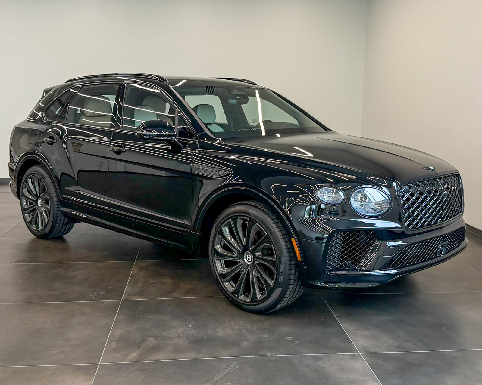 New 2027 Bentley Bentayga AWD/4WD image 1