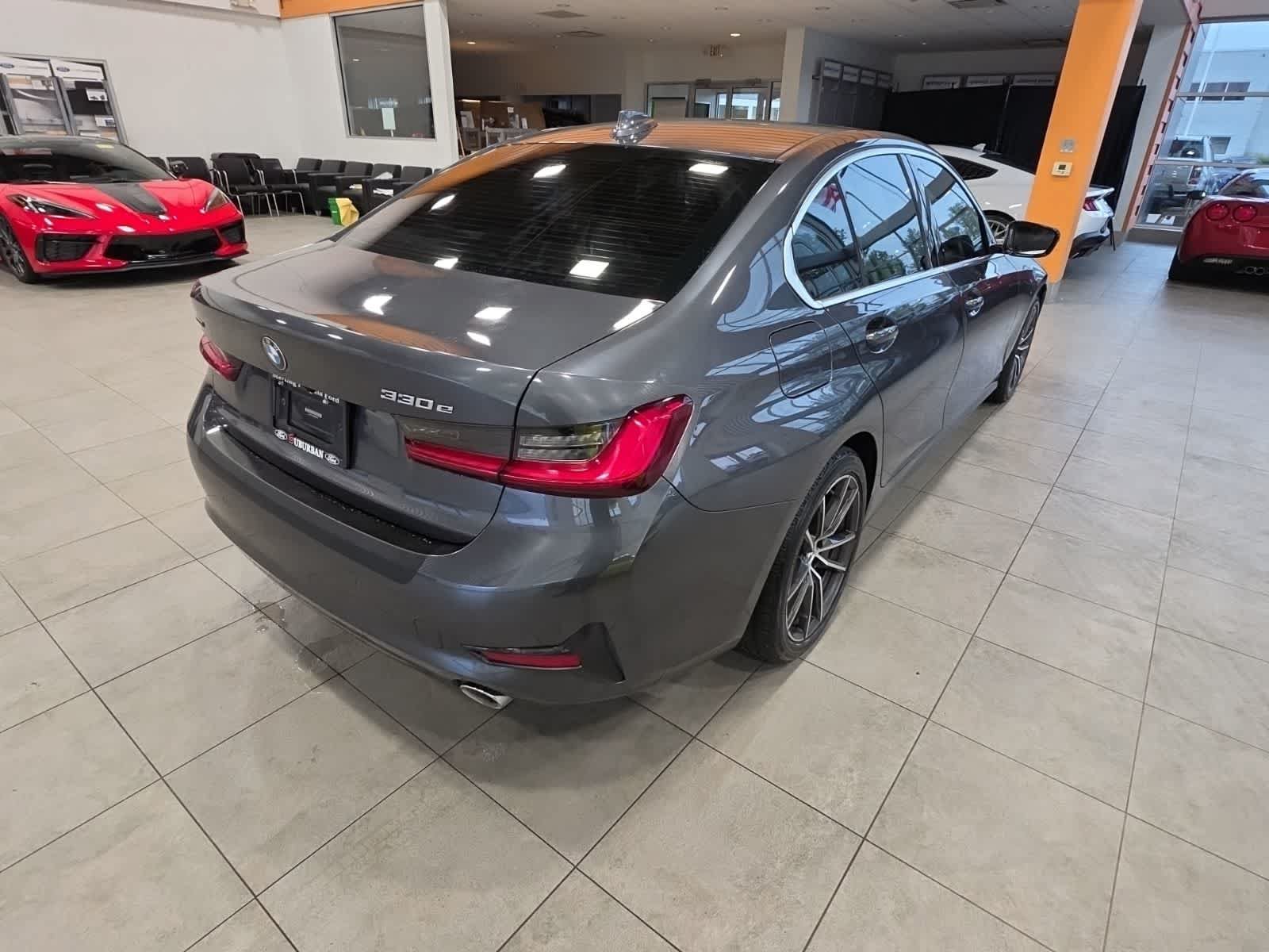 Used 2021 BMW 330e xDrive w/ Premium Package AWD/4WD image 8