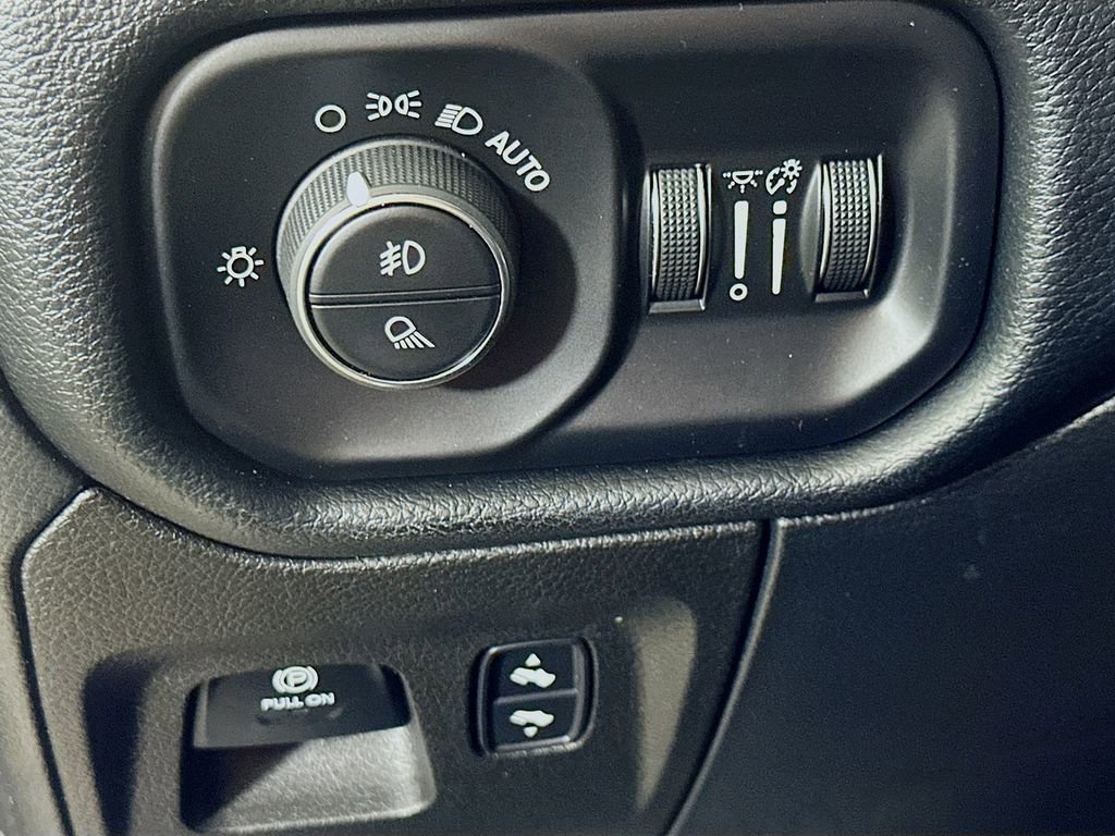 Used 2022 RAM 1500 Laramie RWD image 22