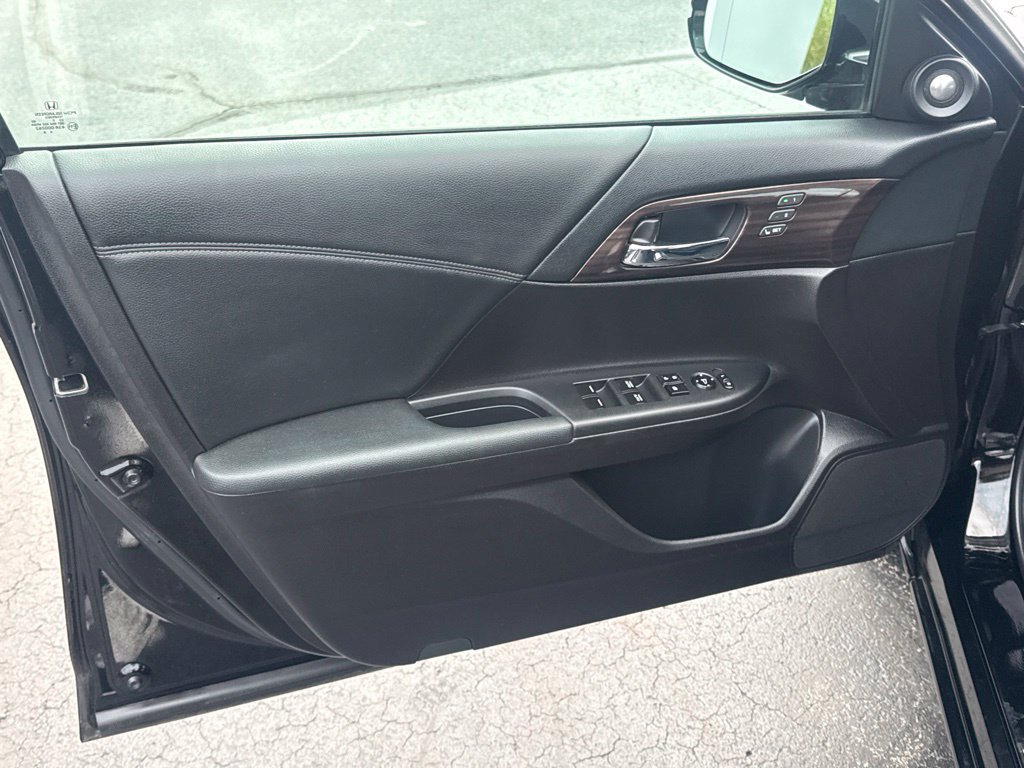 Used 2016 Honda Accord EX-L image 13