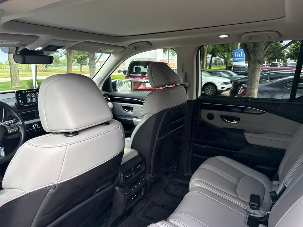 Certified 2024 Honda Pilot Touring image 15