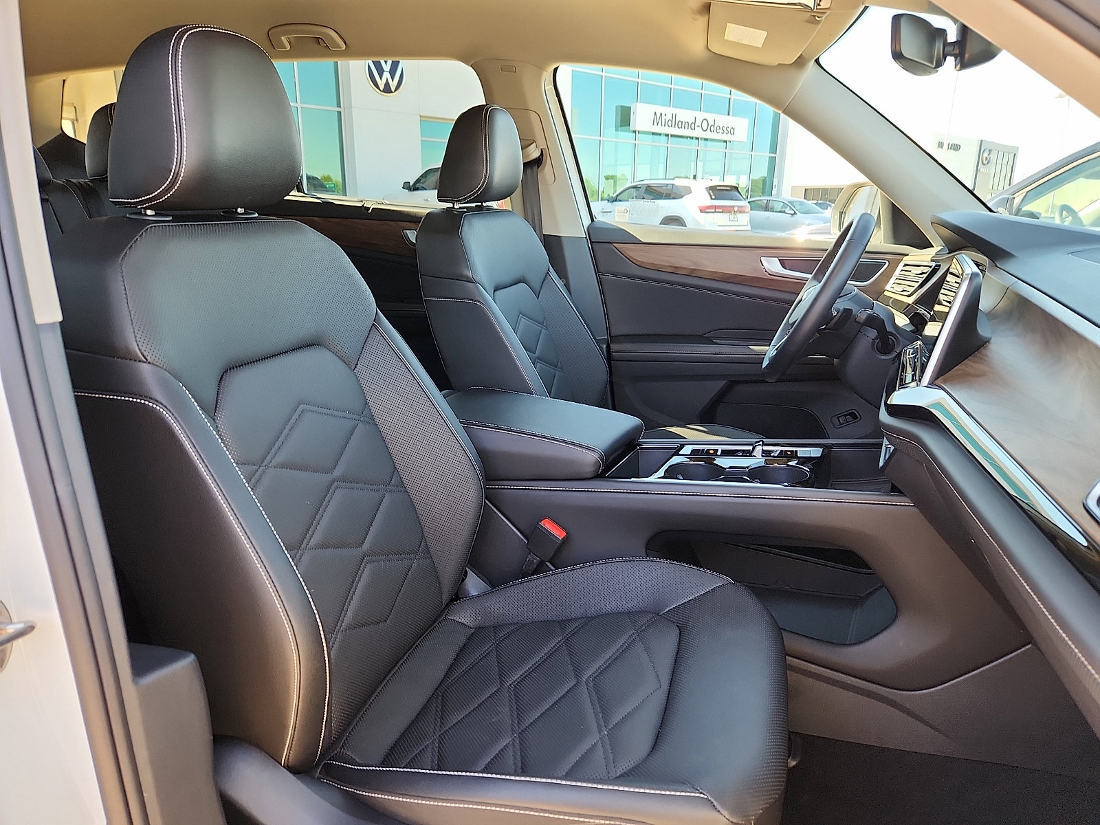 Used 2025 Volkswagen Atlas SE image 15