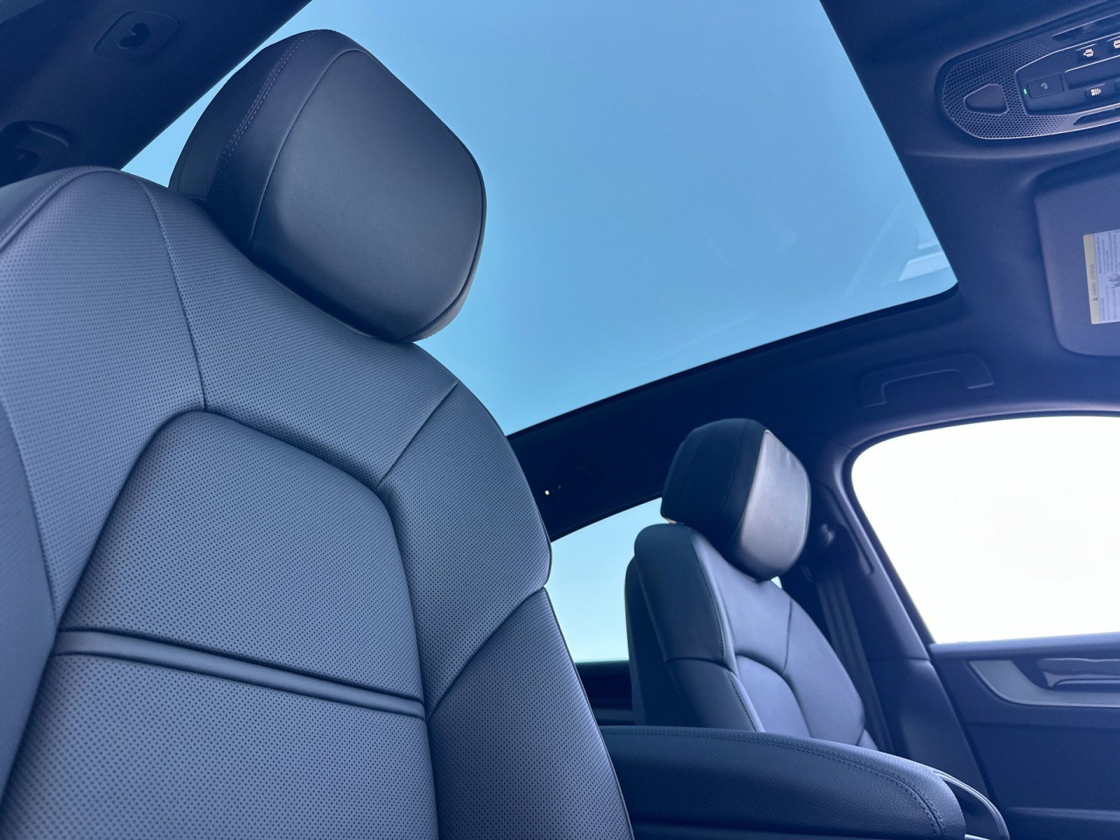 New 2026 Porsche Cayenne Coupe AWD/4WD image 17