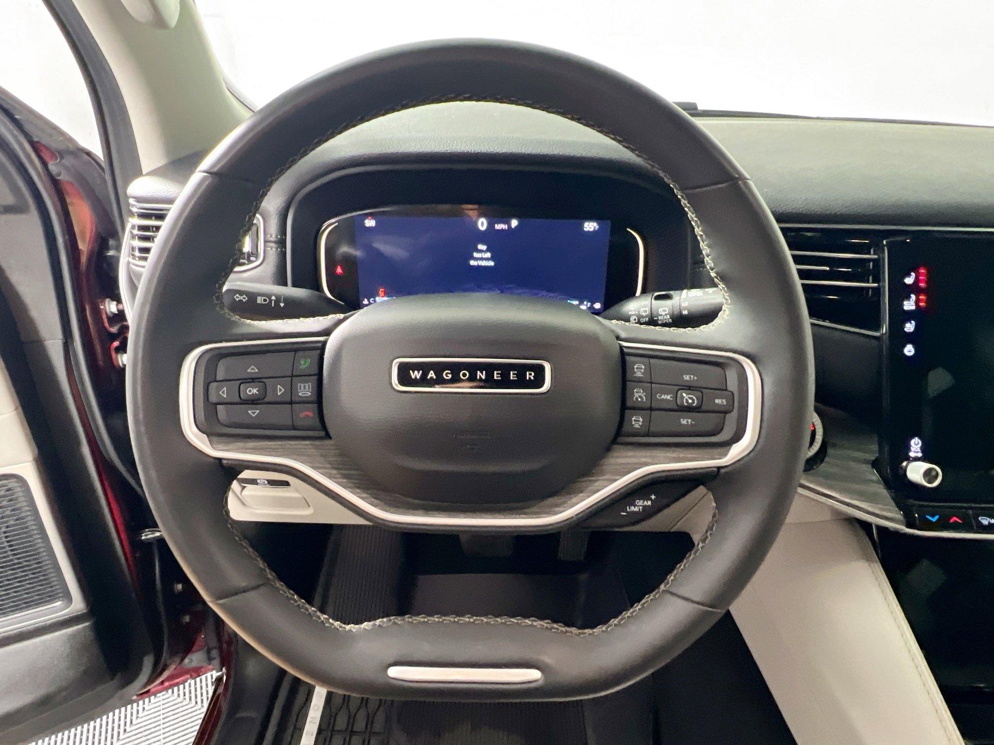 Used 2024 Jeep Wagoneer Series II w/ Flexible Seating Group image 17