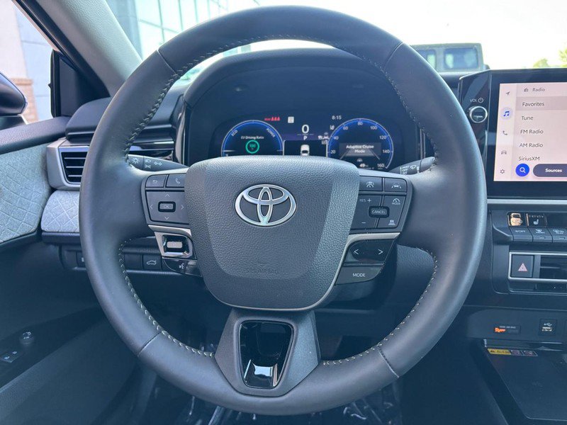 Used 2025 Toyota Camry XLE AWD/4WD image 14