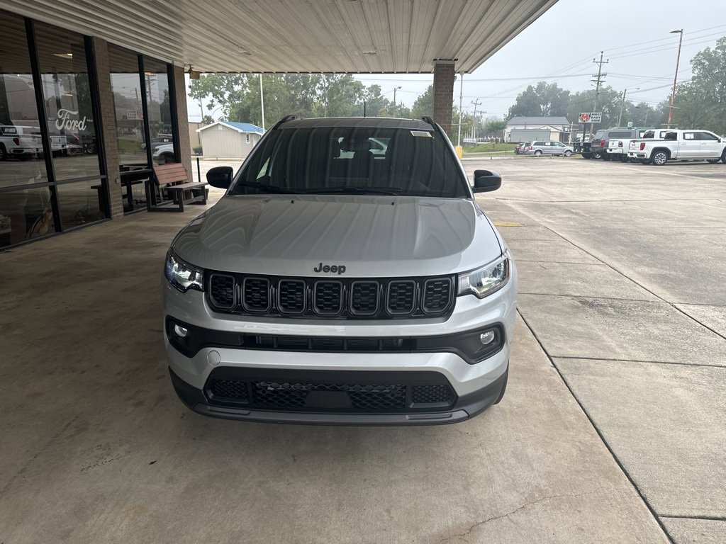 New 2026 Jeep Compass Latitude image 2