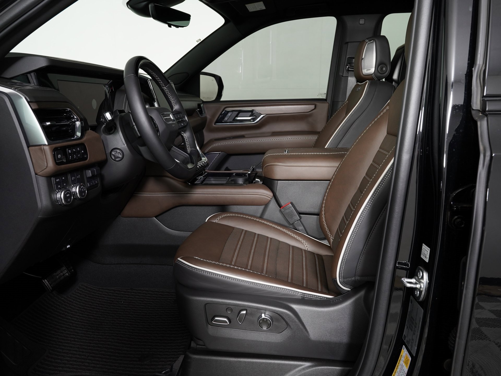 Used 2025 GMC Yukon XL Denali Ultimate image 18