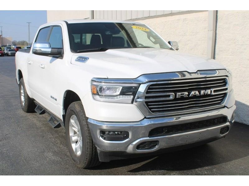 Used 2024 RAM 1500 Laramie image 2