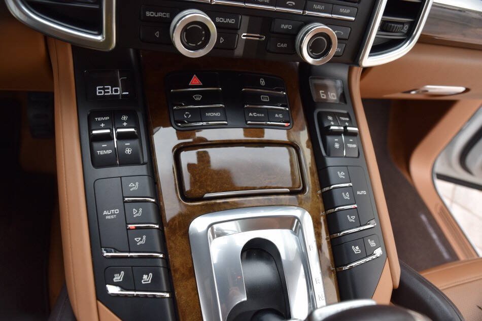 Used 2013 Porsche Cayenne Diesel AWD/4WD image 60