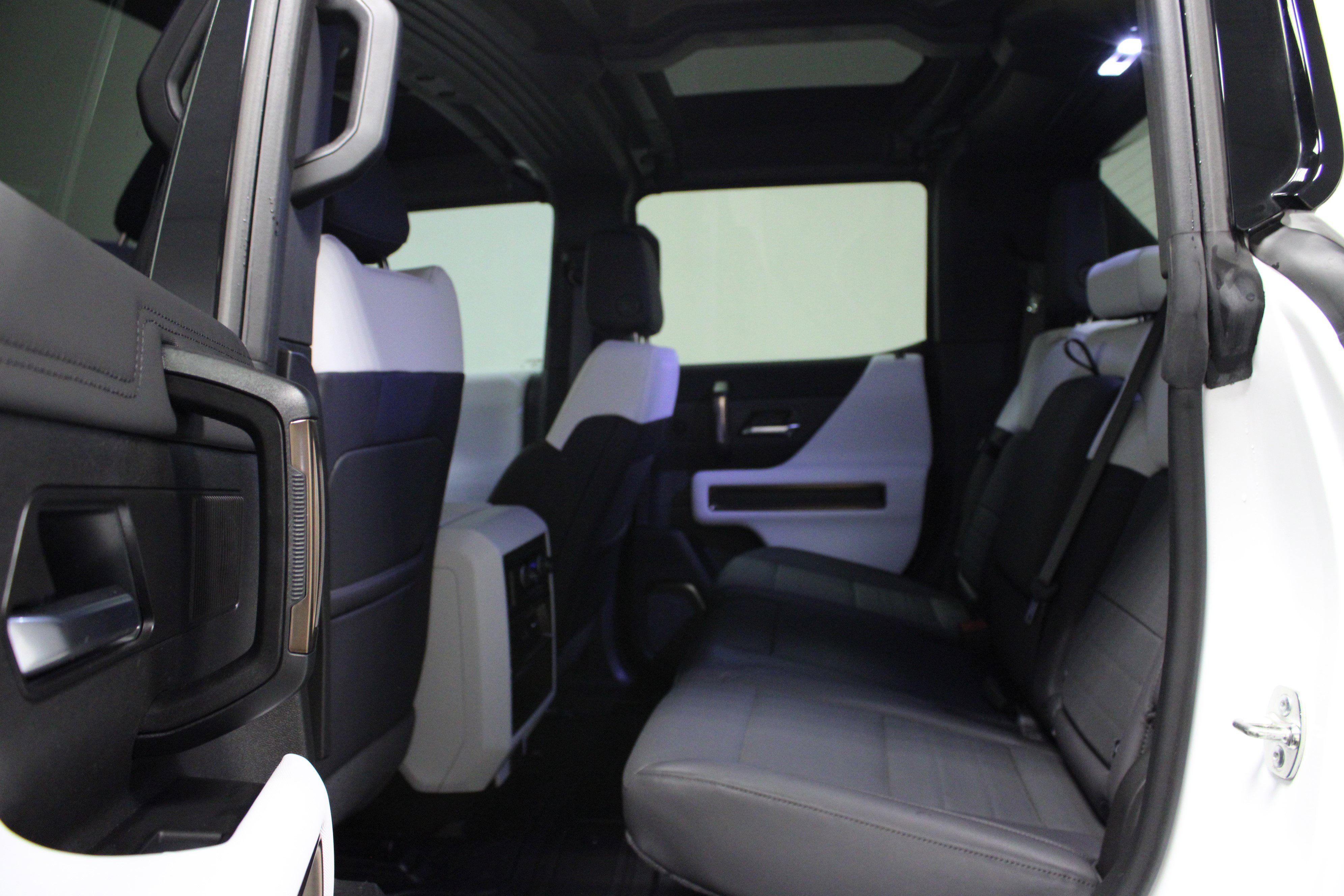 Used 2025 GMC Hummer EV 2X w/ LPO, Sport Package image 13