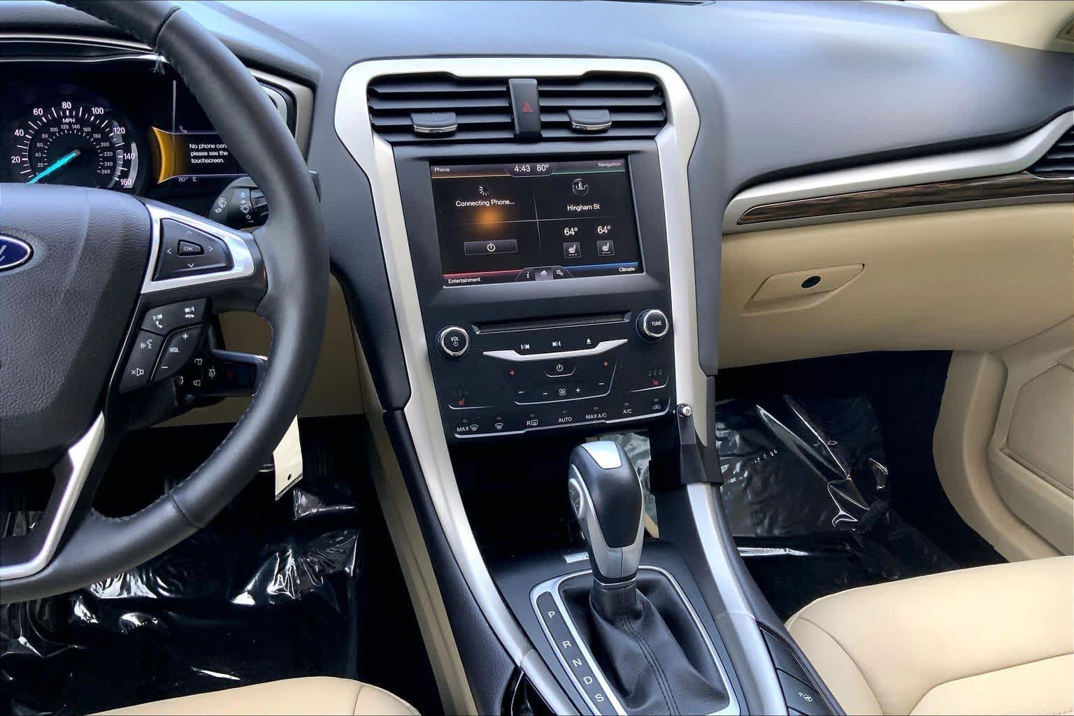 Used 2014 Ford Fusion SE w/ Equipment Group 202A FWD image 6