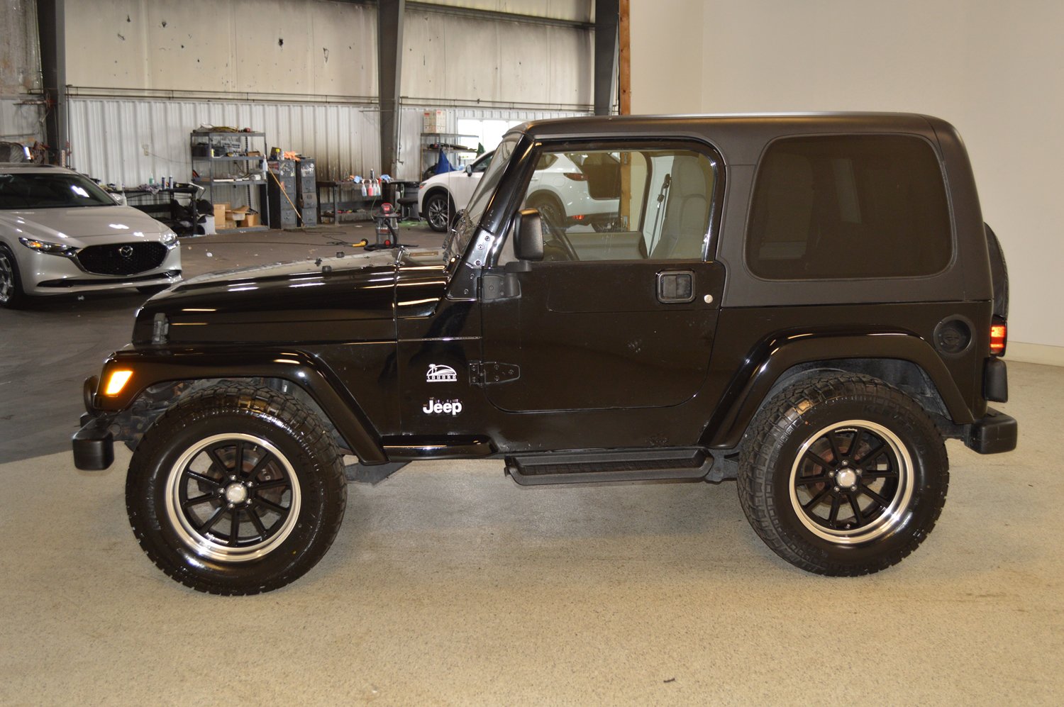 Used 2004 Jeep Wrangler Sahara w/ Dual Top Group AWD/4WD image 6