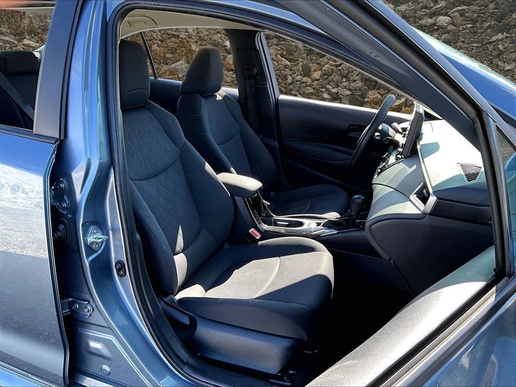 Used 2022 Toyota Corolla LE image 7