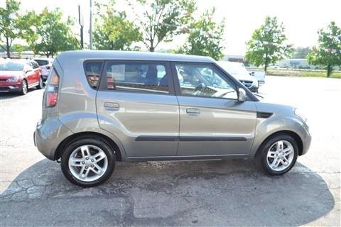 Used 2010 Kia Soul + FWD image 6