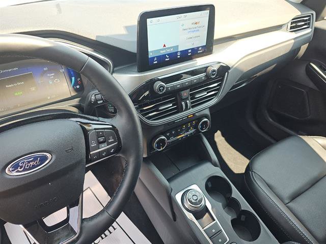 Certified 2022 Ford Escape Titanium w/ Class II Trailer Tow Package image 16