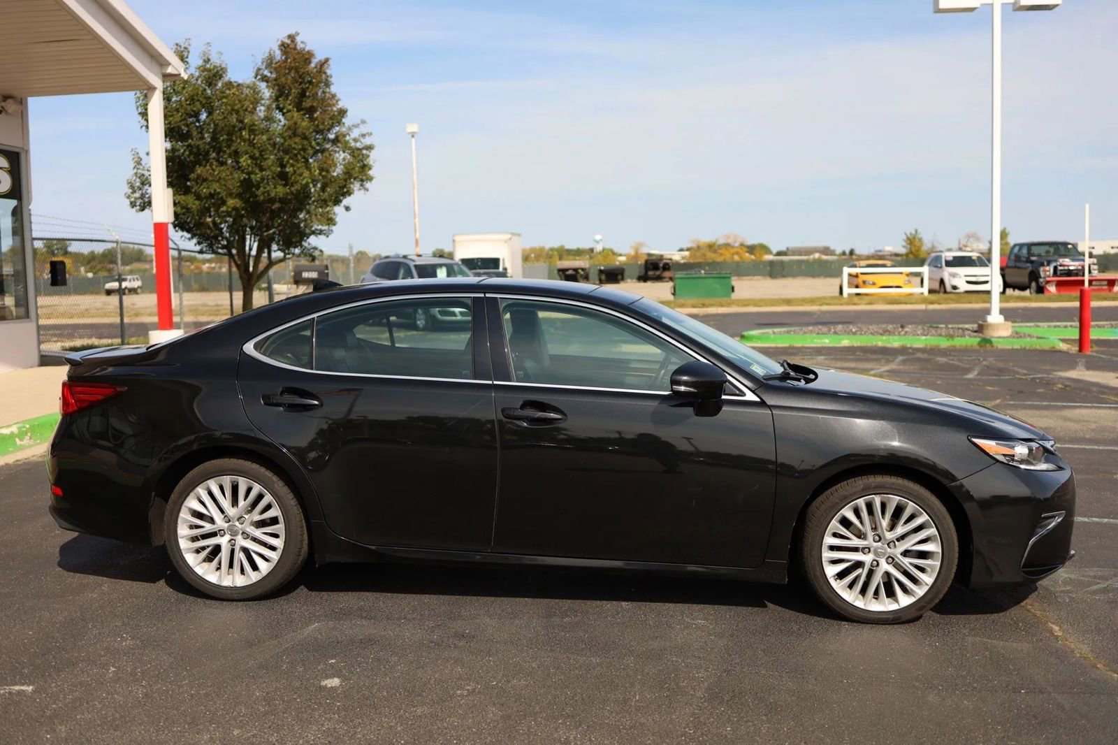 Used 2016 Lexus ES 350 image 4