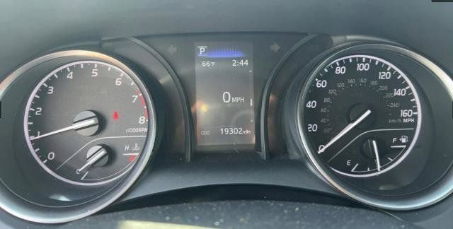 Used 2023 Toyota Camry SE image 2