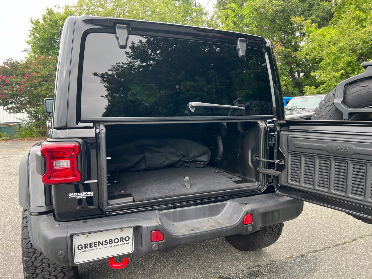 Used 2026 Jeep Wrangler Unlimited Rubicon AWD/4WD image 15