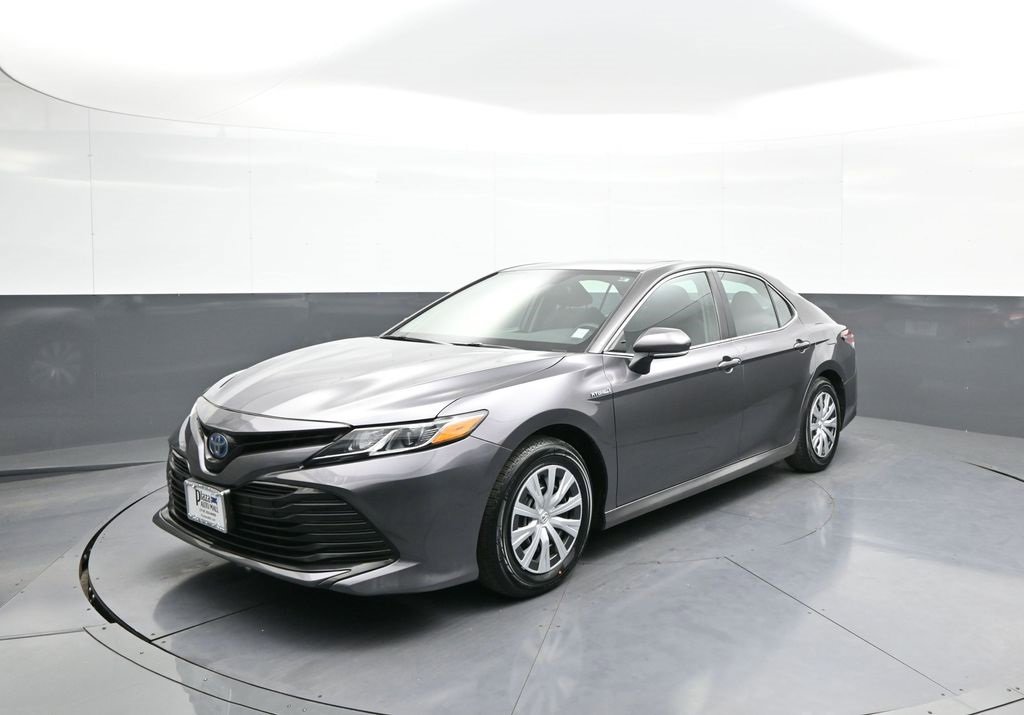 Certified 2019 Toyota Camry LE image 1