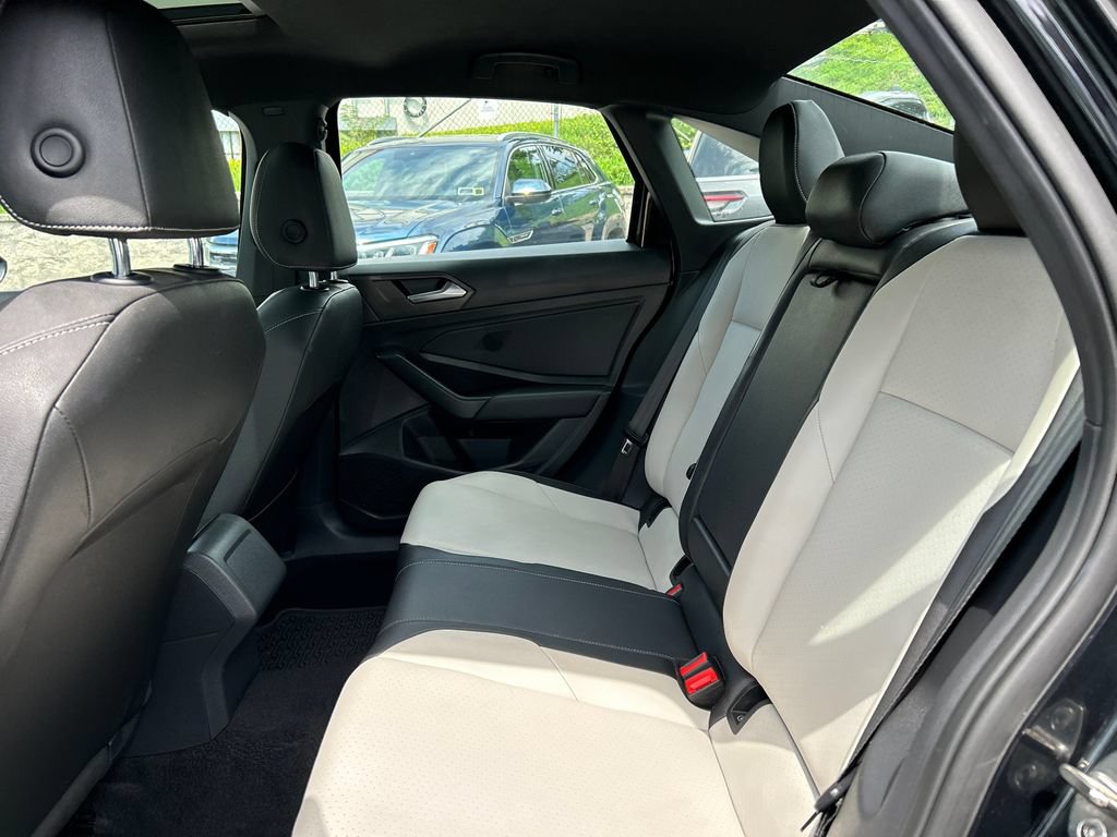 Used 2021 Volkswagen Jetta R-Line FWD image 24