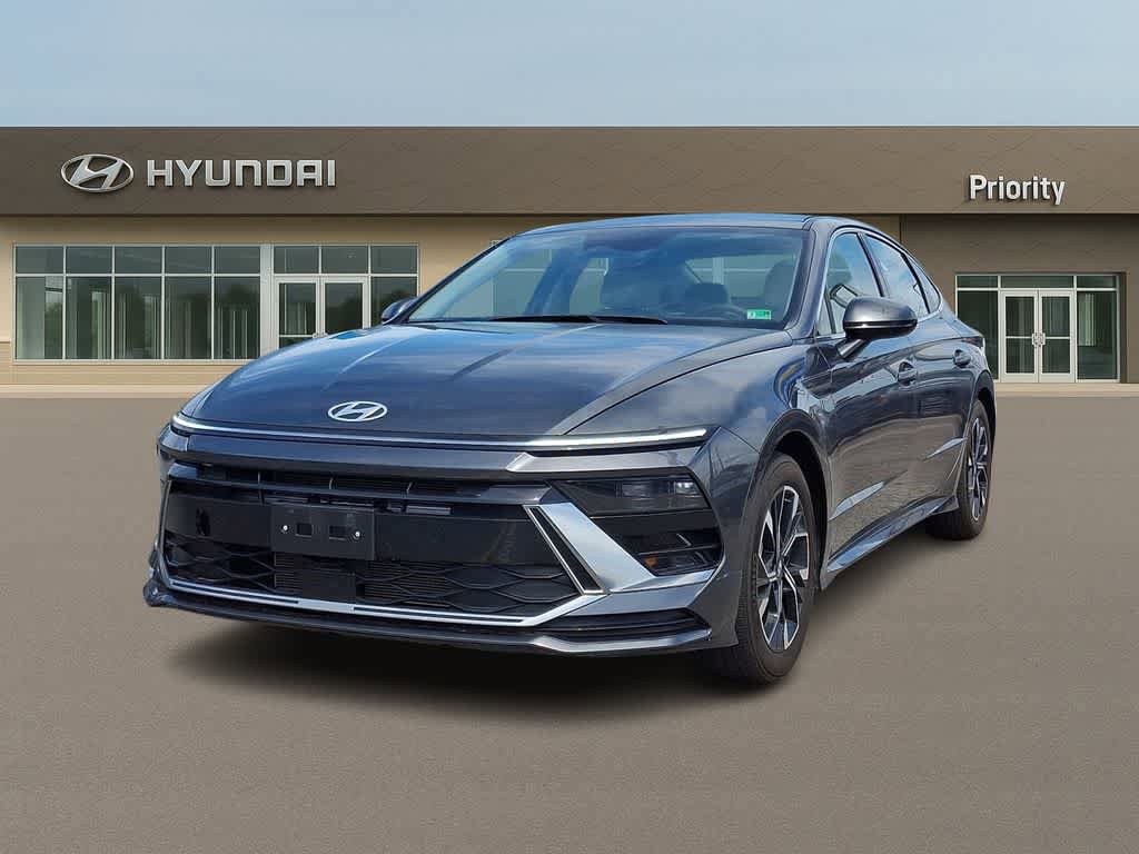 Used 2025 Hyundai Sonata SEL image 1