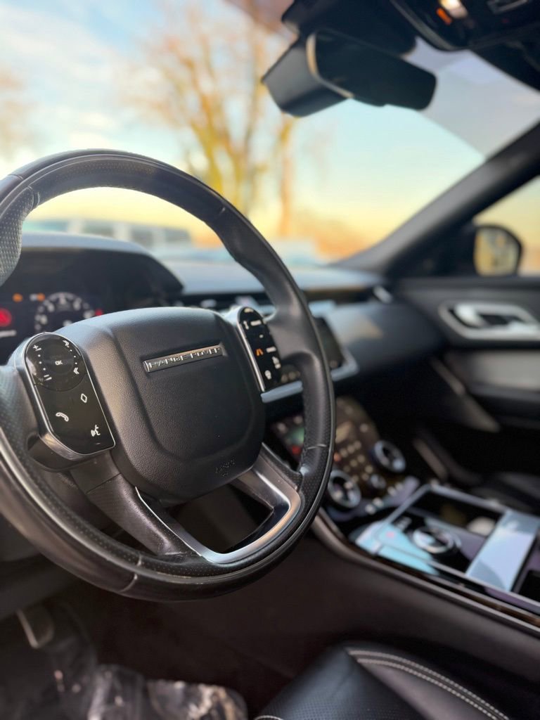 Used 2019 Land Rover Range Rover Velar R-Dynamic SE image 15