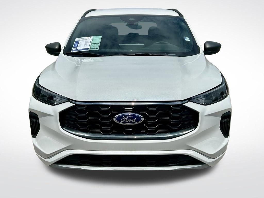 Used 2023 Ford Escape ST-Line w/ Tech Pack #1 AWD/4WD image 2
