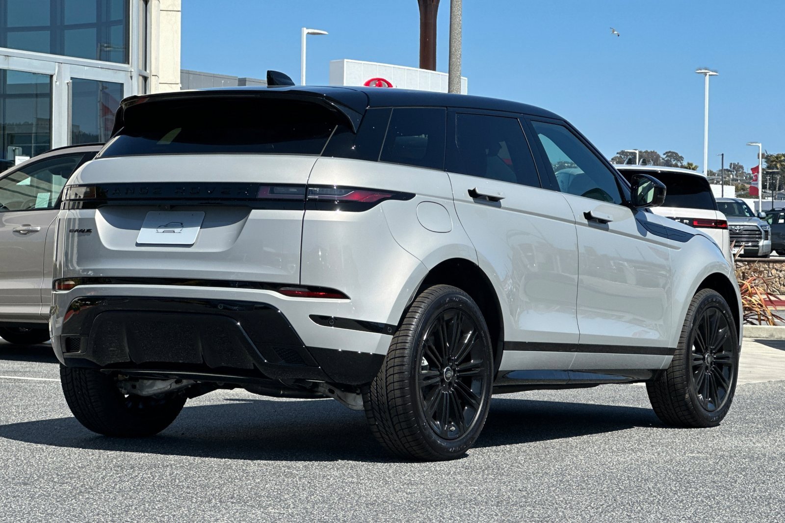 New 2026 Land Rover Range Rover Evoque Dynamic SE image 5
