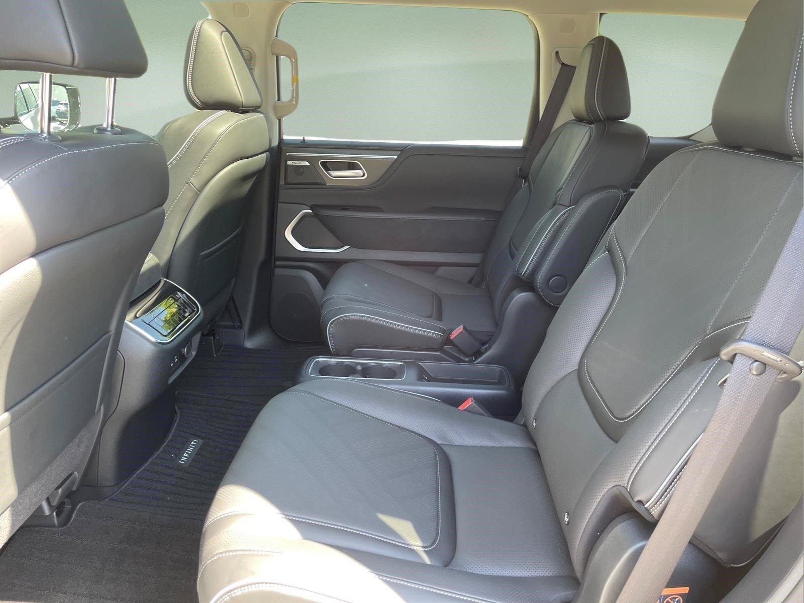 New 2026 INFINITI QX80 Luxe RWD image 17