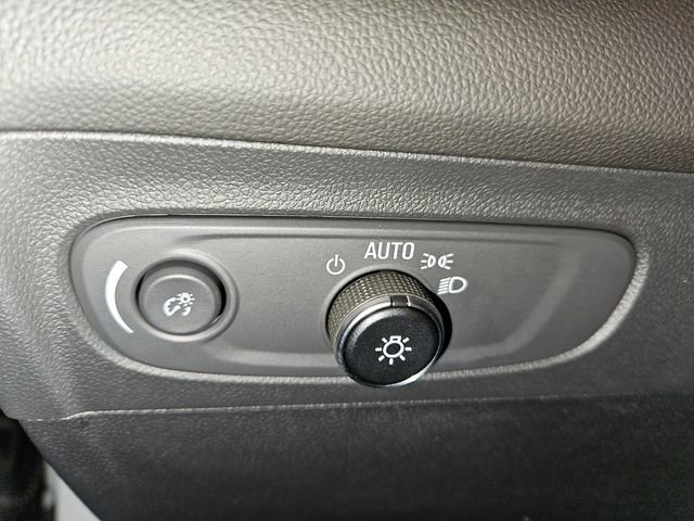 Used 2023 Buick Envision Essence image 31