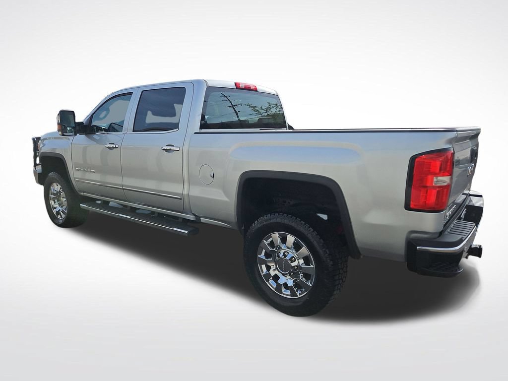 Used 2018 GMC Sierra 2500 Denali w/ Duramax Plus Package AWD/4WD image 4