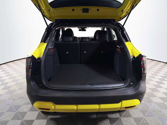 Certified 2025 Nissan Kicks SR AWD/4WD image 21