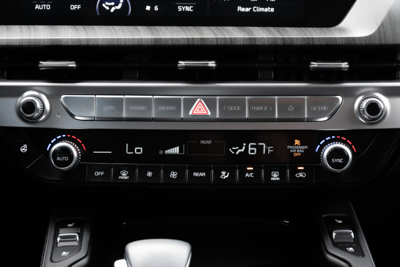 Used 2024 Kia Telluride EX w/ EX Captain's Chair Package image 34