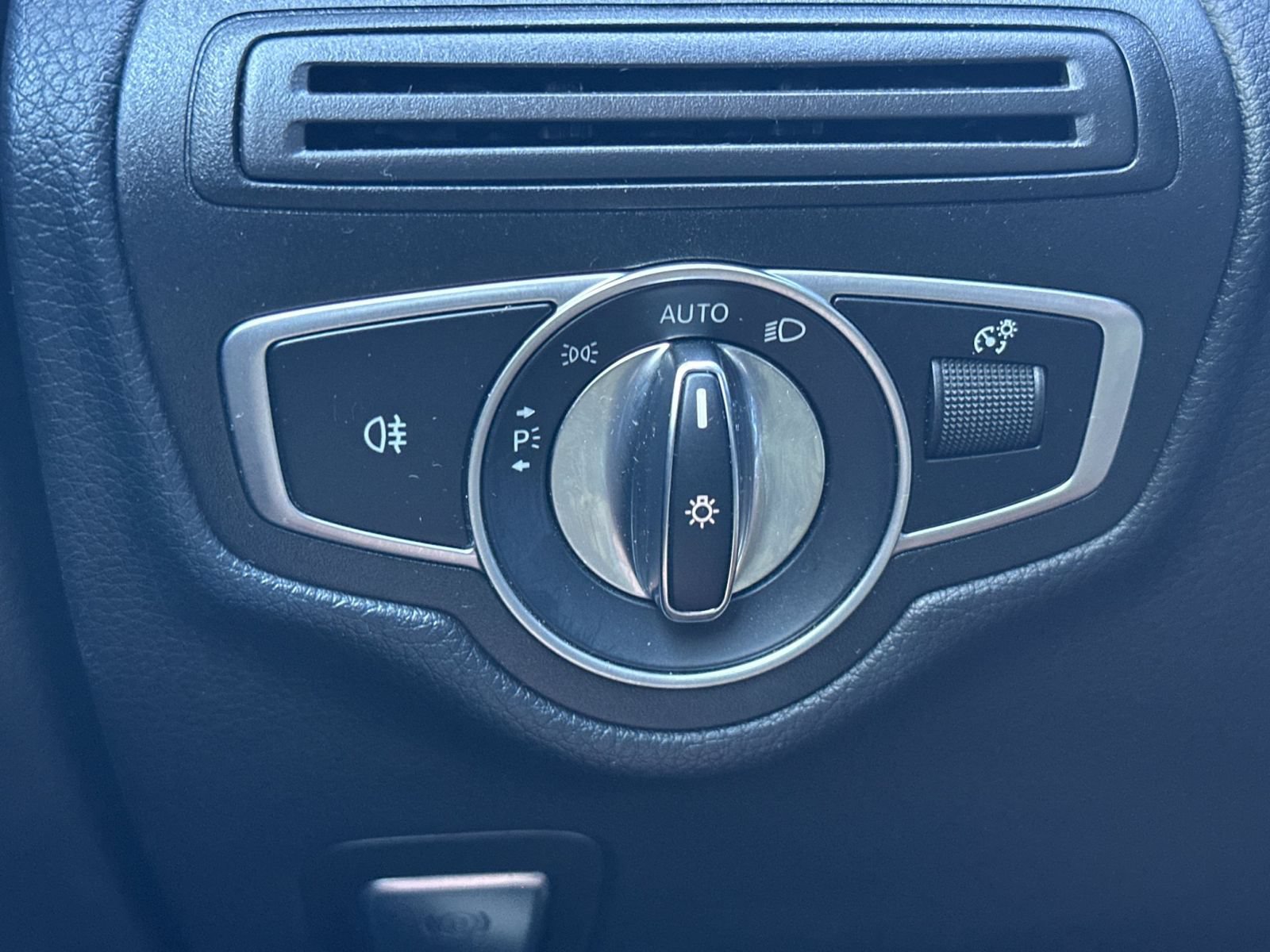 Used 2019 Mercedes-Benz GLC 300 image 28