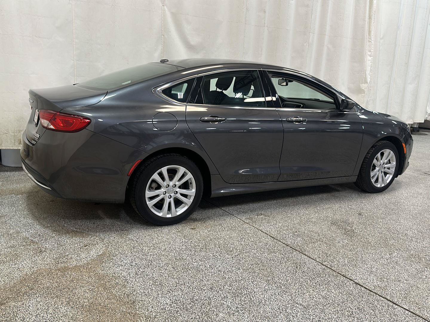 Used 2016 Chrysler 200 Limited w/ Convenience Group FWD image 5
