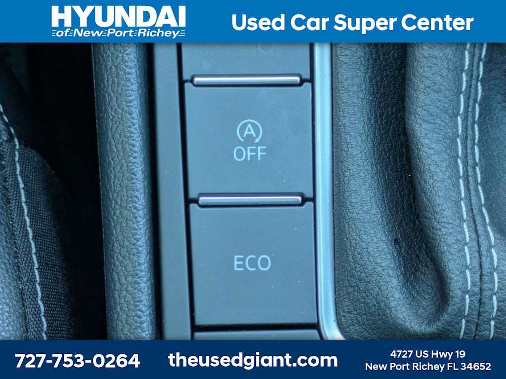 Used 2025 Volkswagen Jetta SE image 27