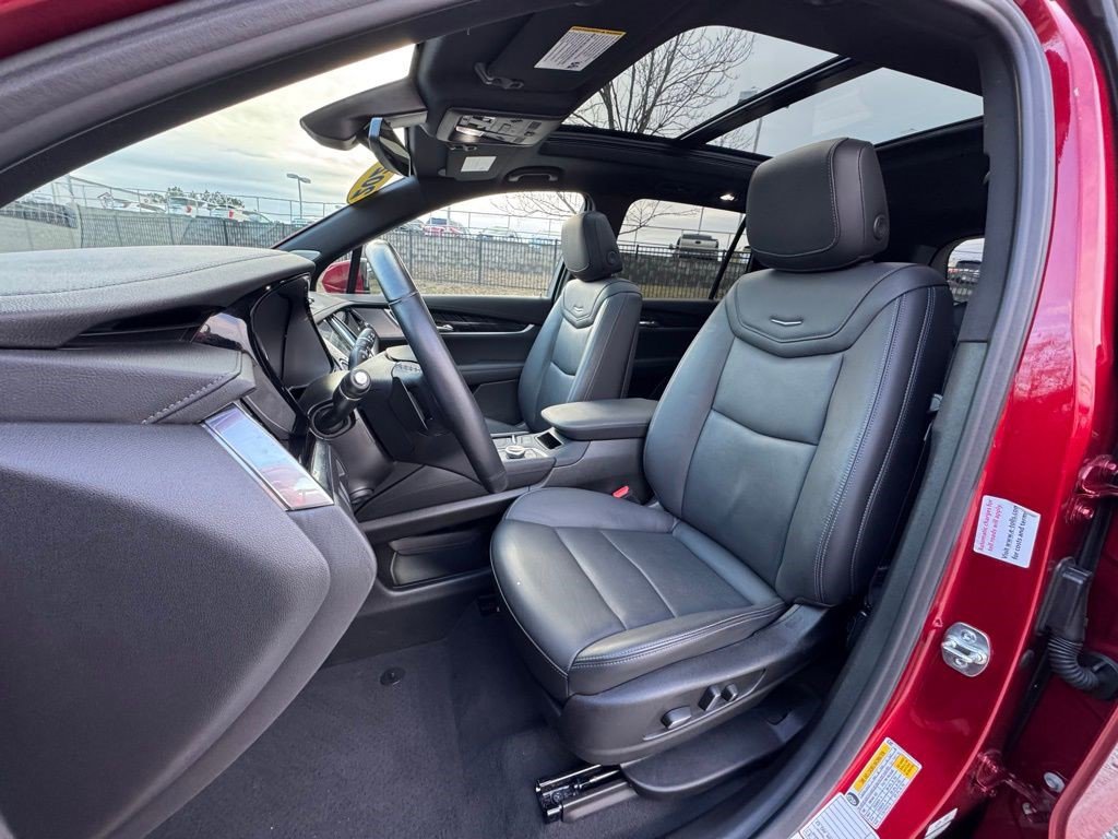 Certified 2025 Cadillac XT6 Premium Luxury image 12