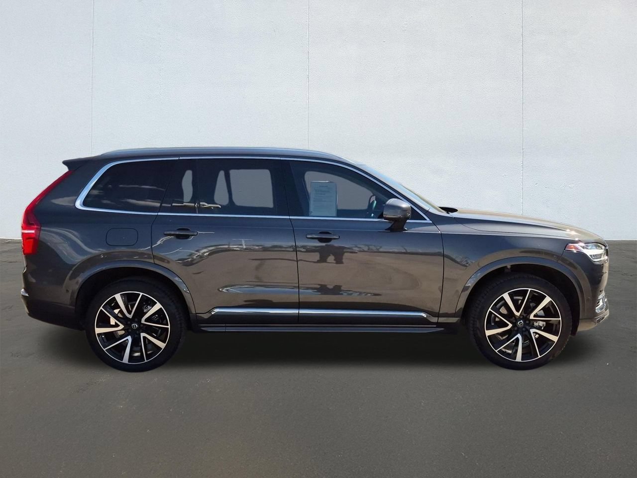 Certified 2024 Volvo XC90 B5 Plus w/ Protection Package Premier AWD/4WD image 4
