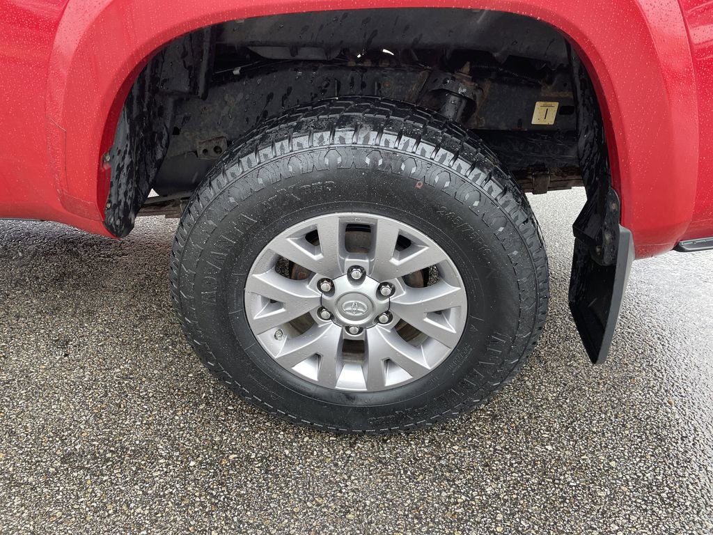 Used 2016 Toyota Tacoma SR5 w/ SR5 Appearance Package (SN) AWD/4WD image 10