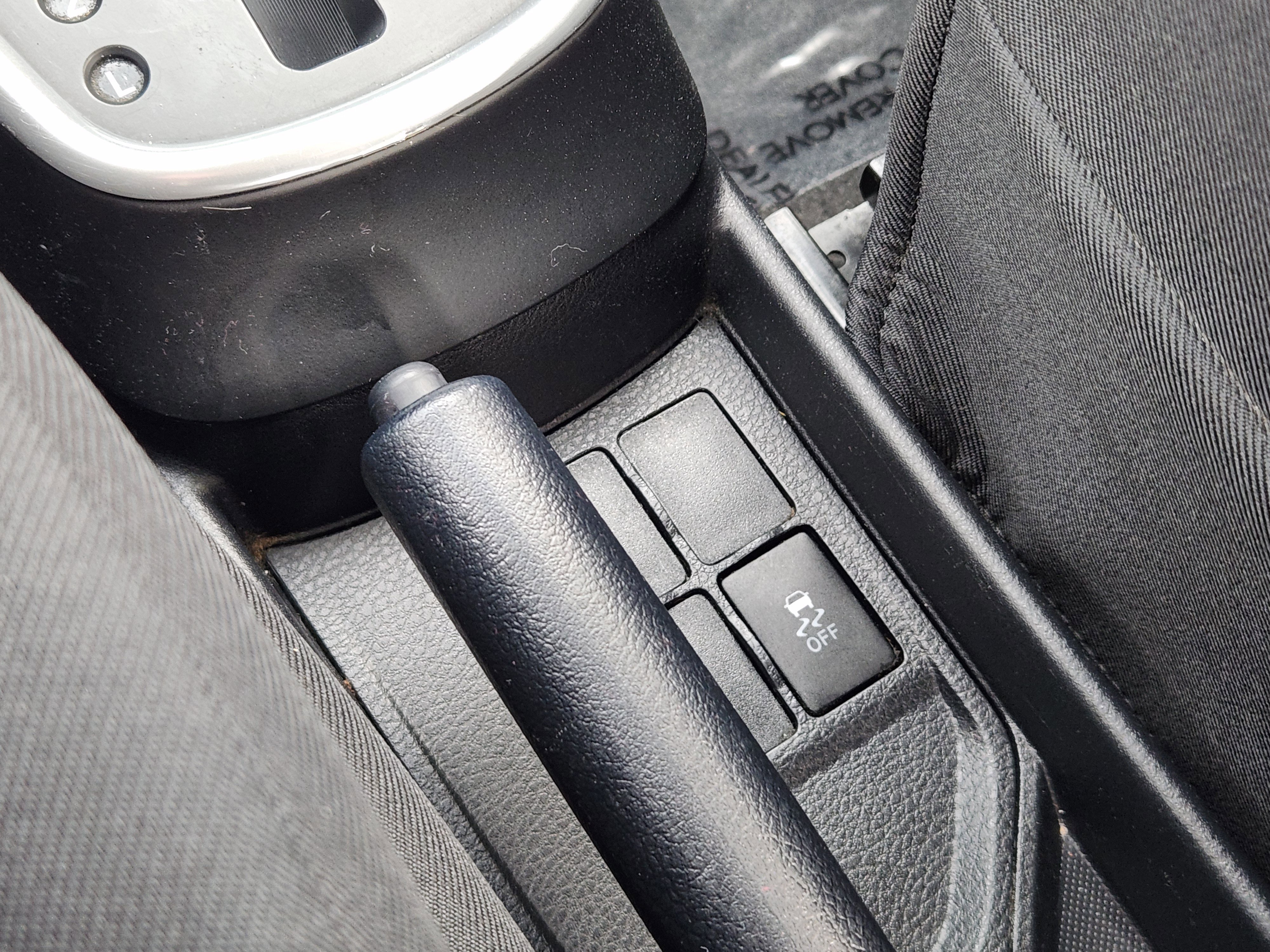 Used 2016 Toyota Yaris L image 25